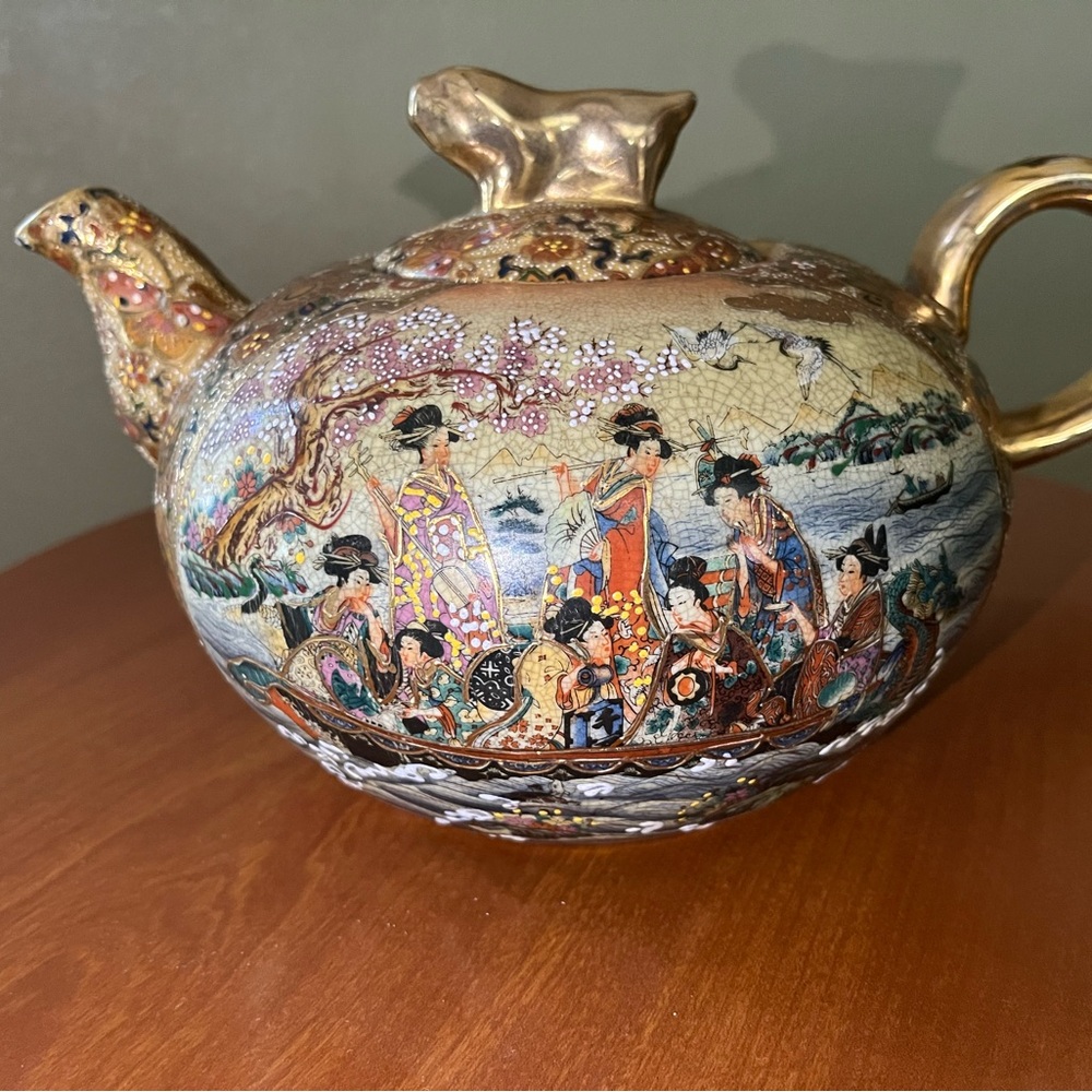 Exquisite Satsuma Teapot